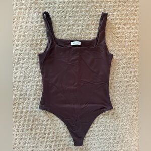 Aritzia Babaton Contour square neck bodysuit